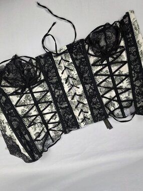 Elegant Black and White Toile Lace Corset
